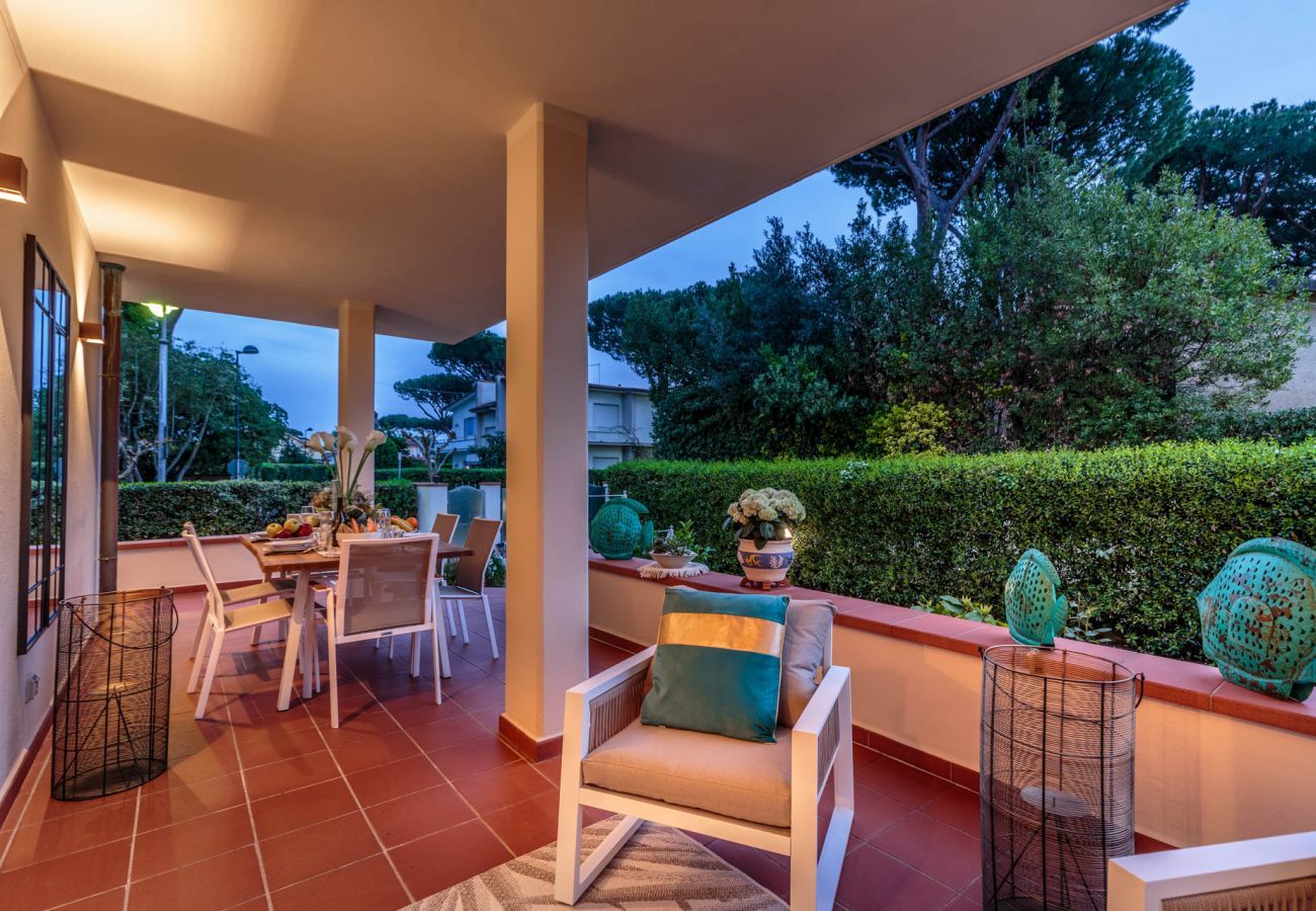 Villa in Marina di Pietrasanta - Regina Beach Villa, by the beach in Marina di Piet