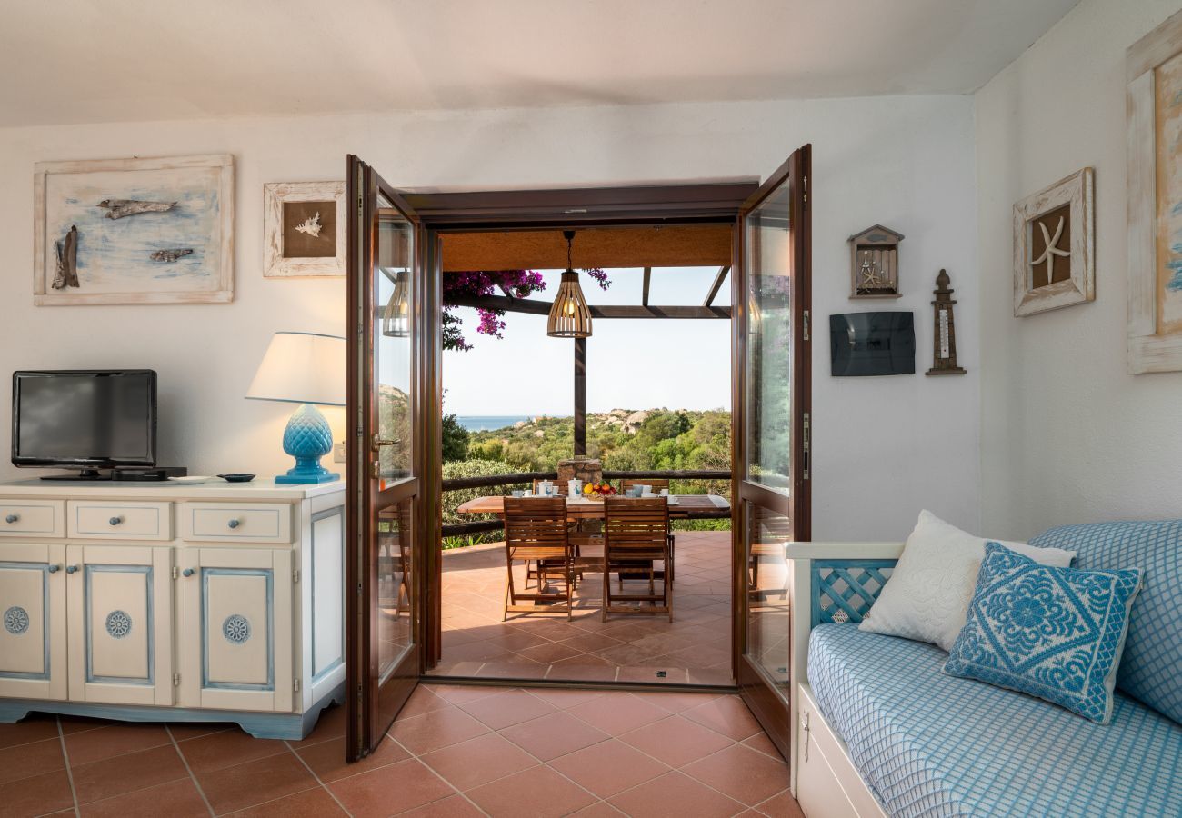 Ferienwohnung in Porto Rotondo - I Lecci 3 - Terrasse mit Meerblick und Privatsphäre in Porto Rotondo