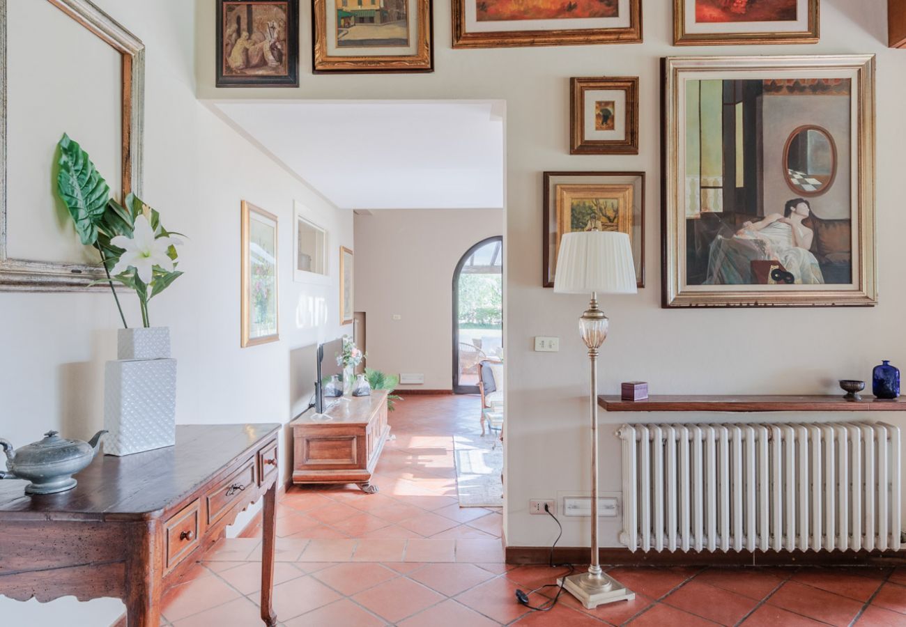 Villa in Bientina - Cà Uvenere, a spacious 6 bedrooms Villa with Private Pool on the Tuscan Hills of Santa Colomba by Pontedera and Bientina