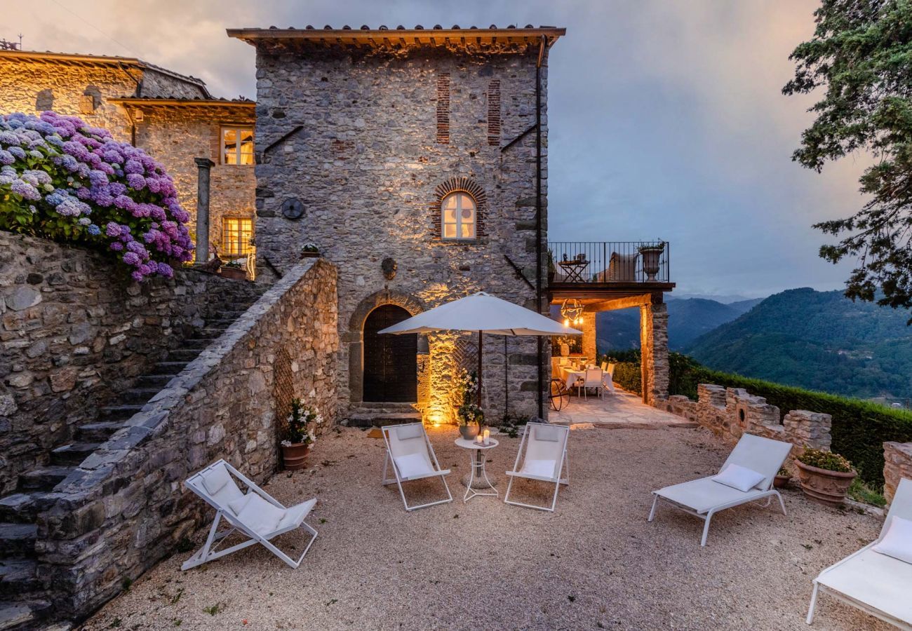 Villa in Borgo a Mozzano - Gran Burrone Castle, a Luxury Castle with Pool in Borgo a Mozzano close to Lucca and Garfagnana