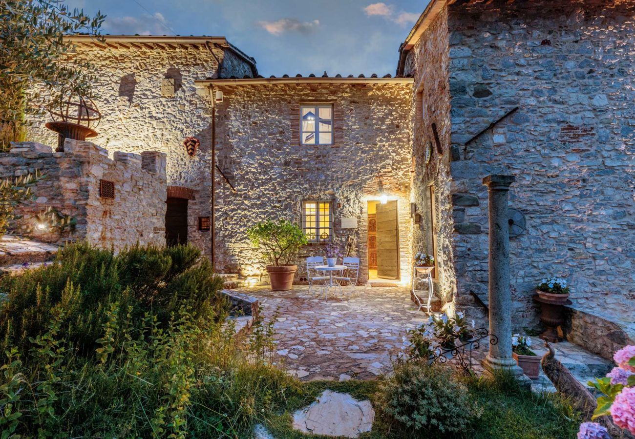 Villa in Borgo a Mozzano - Gran Burrone Castle