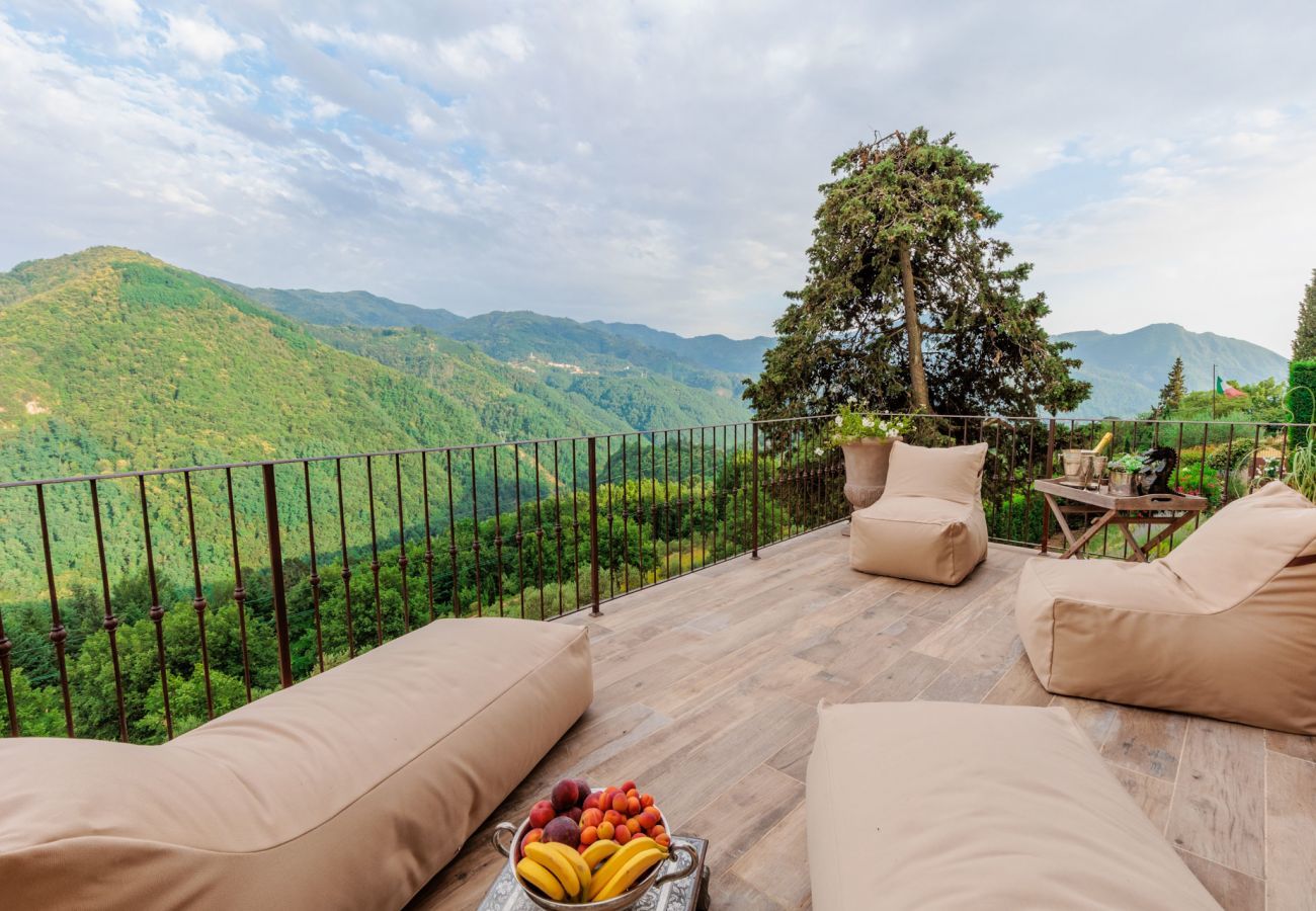 Villa in Borgo a Mozzano - Gran Burrone Castle, a Luxury Castle with Pool in Borgo a Mozzano close to Lucca and Garfagnana