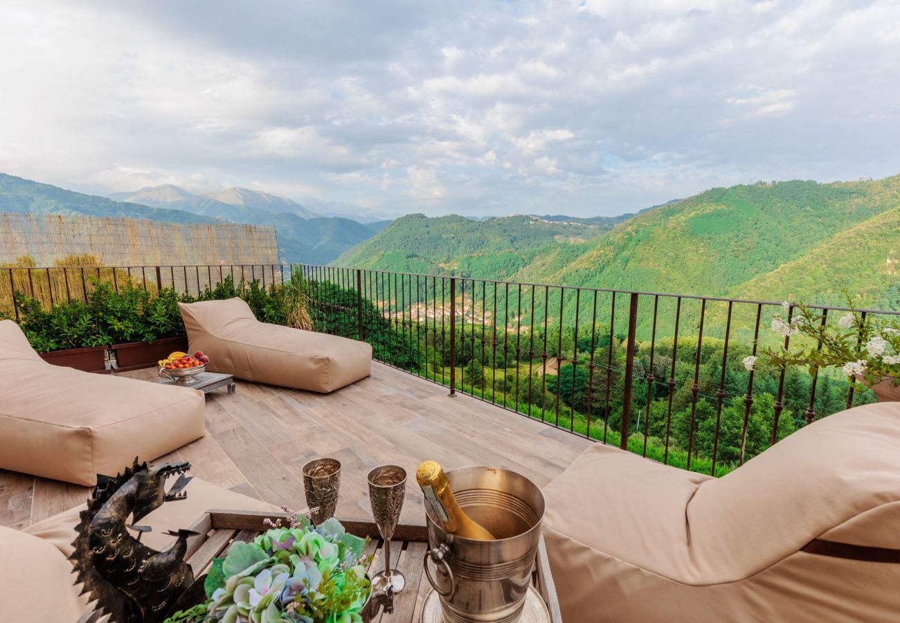 Villa in Borgo a Mozzano - Gran Burrone Castle, a Luxury Castle with Pool in Borgo a Mozzano close to Lucca and Garfagnana