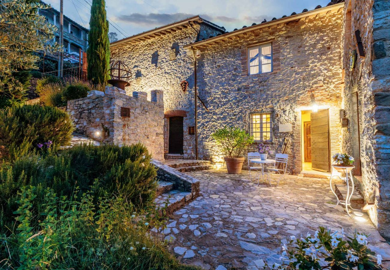 Villa in Borgo a Mozzano - Gran Burrone Castle