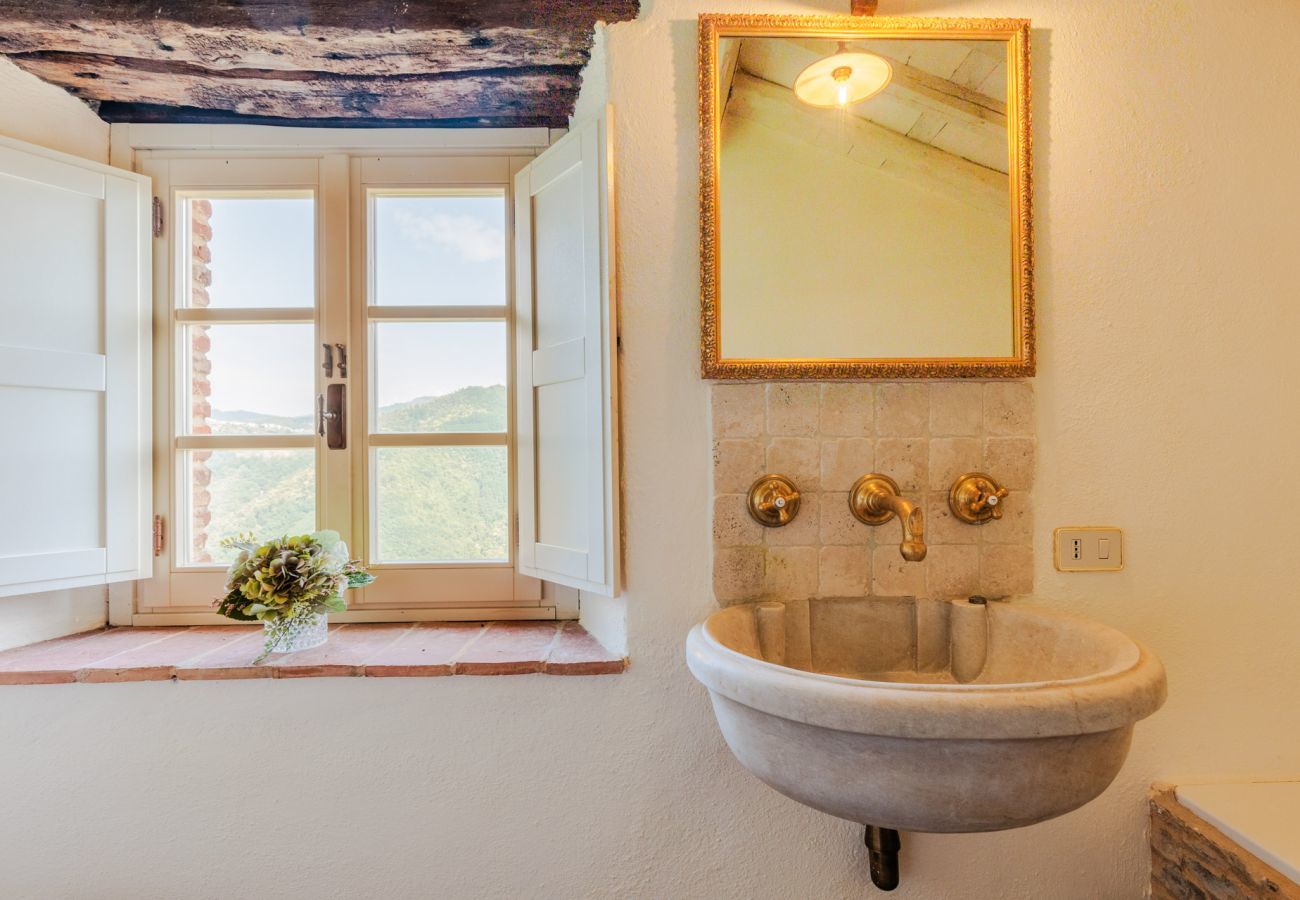 Villa in Borgo a Mozzano - Gran Burrone Castle