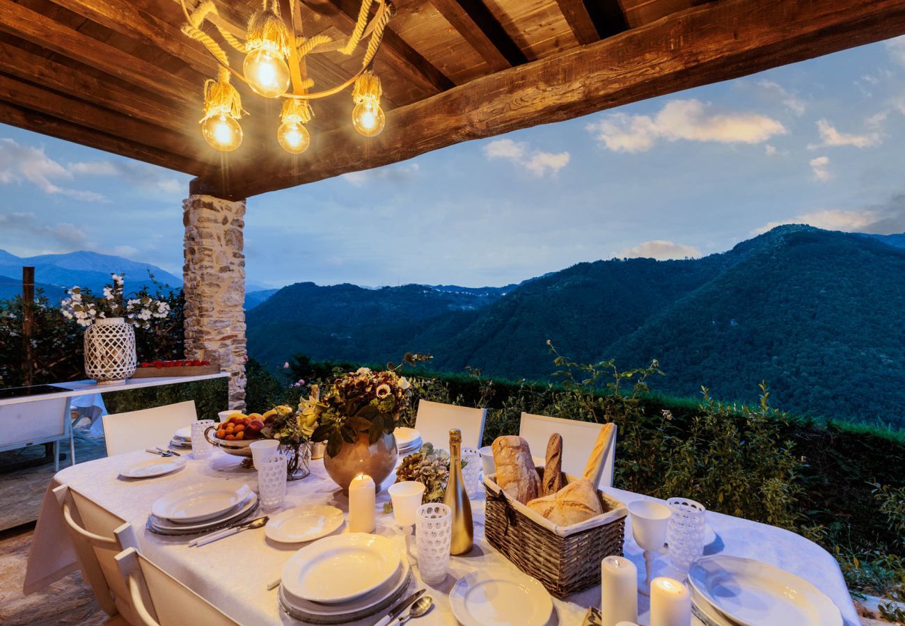 Villa in Borgo a Mozzano - Gran Burrone Castle, a Luxury Castle with Pool in Borgo a Mozzano close to Lucca and Garfagnana