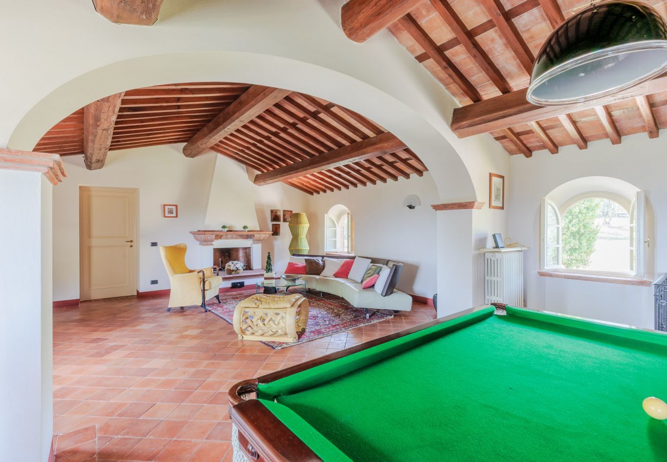Villa in Lucca - Villa Rapondi, a stone farmhouse with incredible view and private jucuzzi hot tub in Lucca