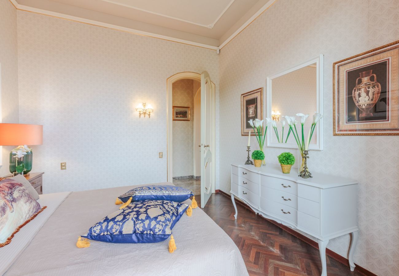 Villa in Monte San quirico - Villa Cesare, Convenient and Smart