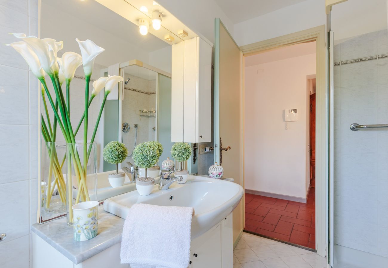 Villa in Monte San quirico - Villa Cesare, Convenient and Smart