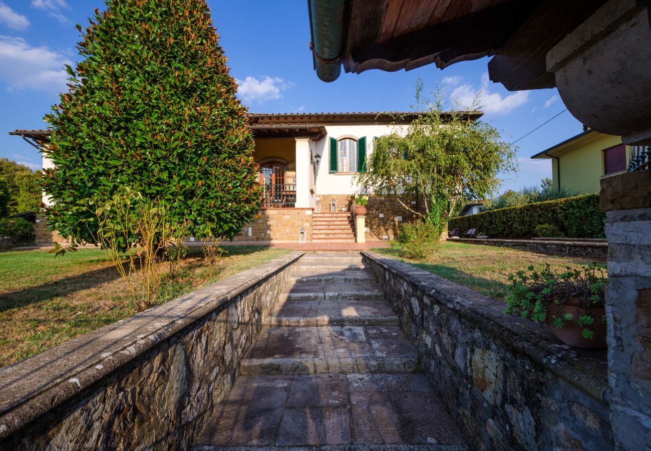 Villa in Monte San quirico - Villa Cesare, Convenient and Smart