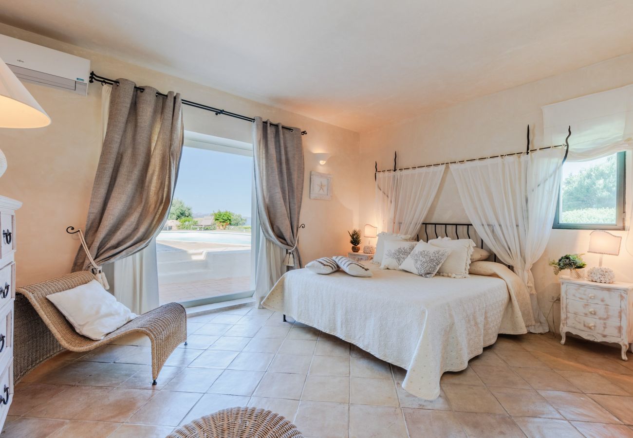 Villa in Capo Ferro - Villa Smeralda, Porto Cervo, Sardinia