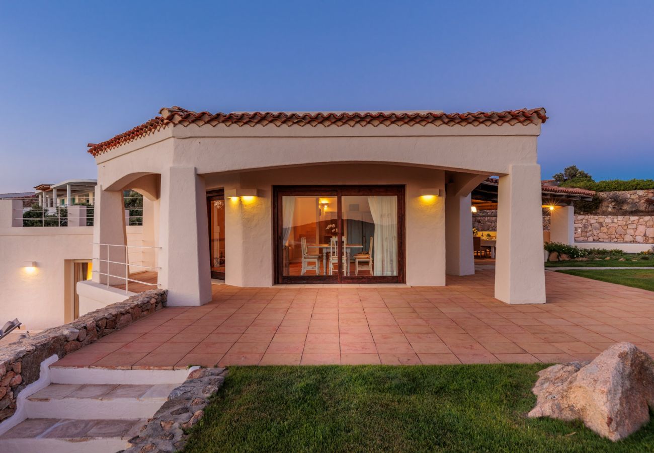 Villa in Capo Ferro - Villa Smeralda, Porto Cervo, Sardinia