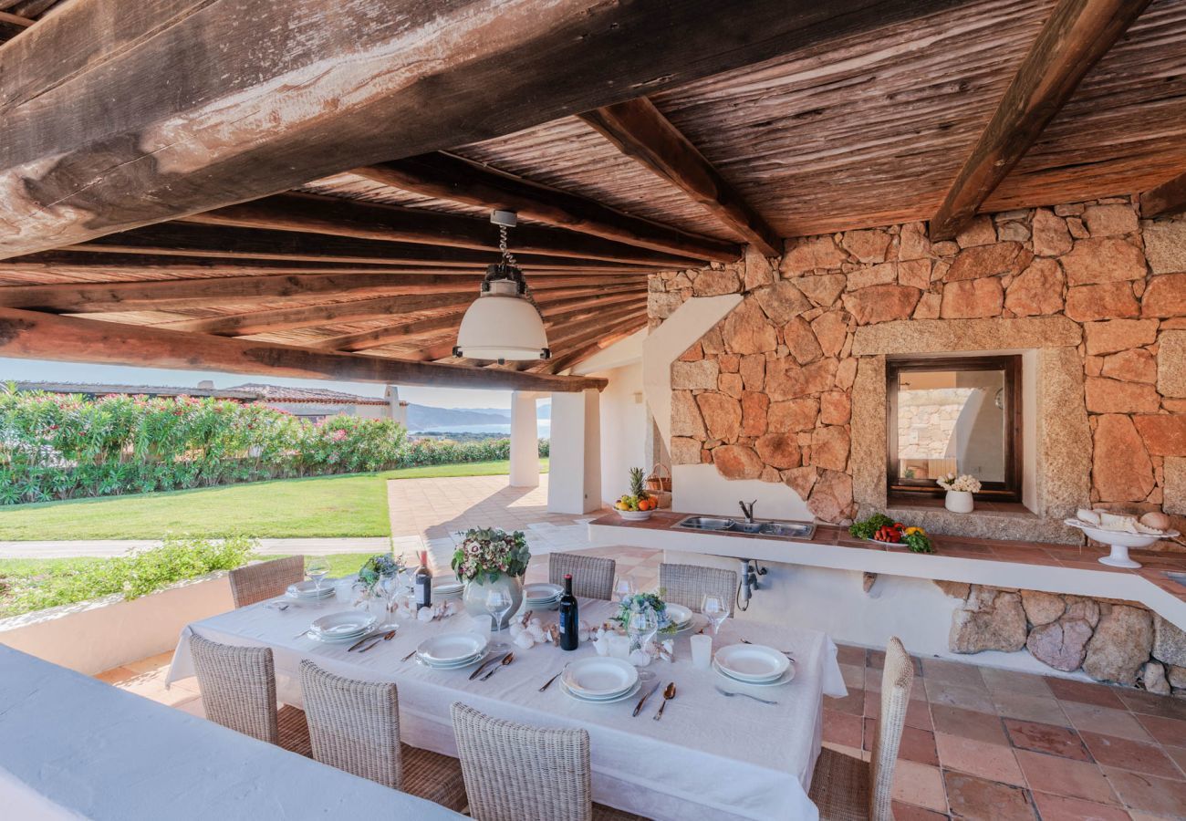 Villa in Capo Ferro - Villa Smeralda, Porto Cervo, Sardinia