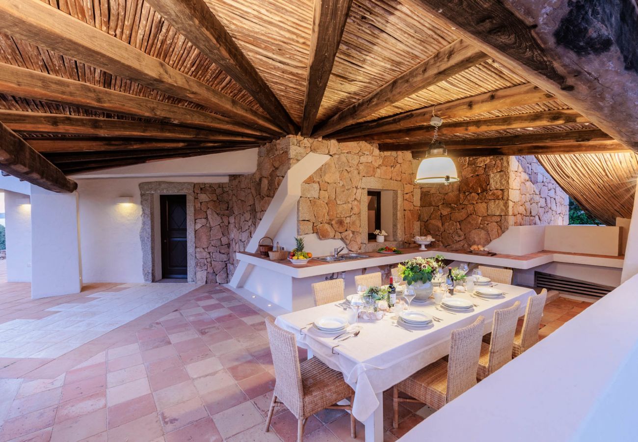 Villa in Capo Ferro - Villa Smeralda, Porto Cervo, Sardinia