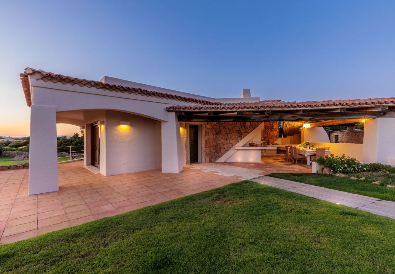 Villa in Capo Ferro - Villa Smeralda, Porto Cervo, Sardinia