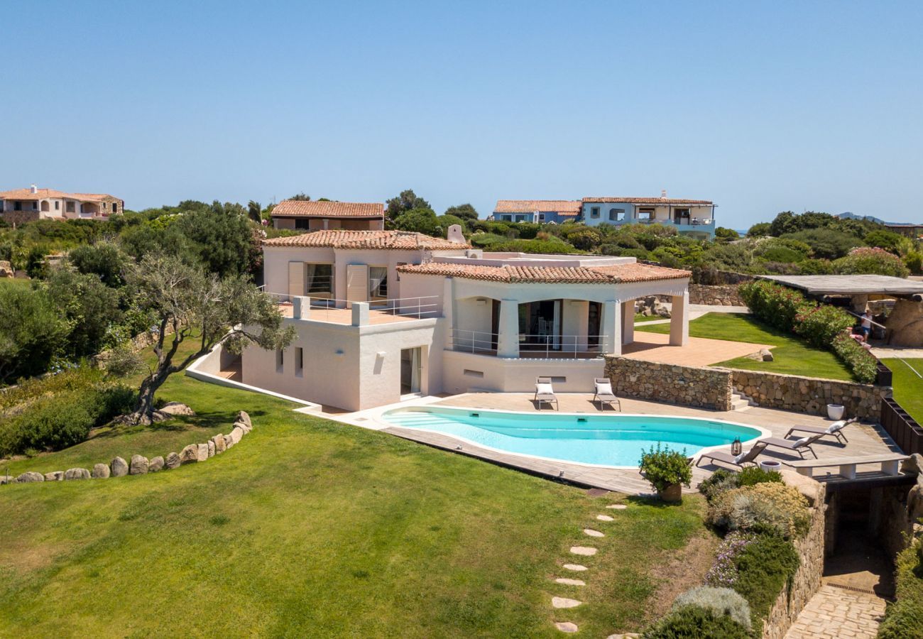 Villa in Capo Ferro - Villa Smeralda, Porto Cervo, Sardinia