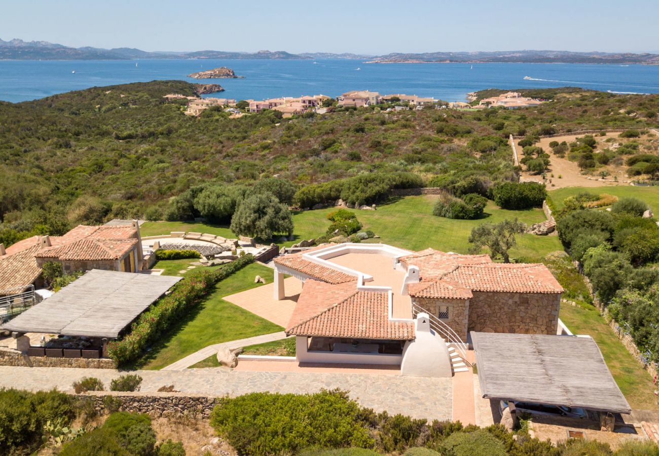 Villa in Capo Ferro - Villa Smeralda, Porto Cervo, Sardinia