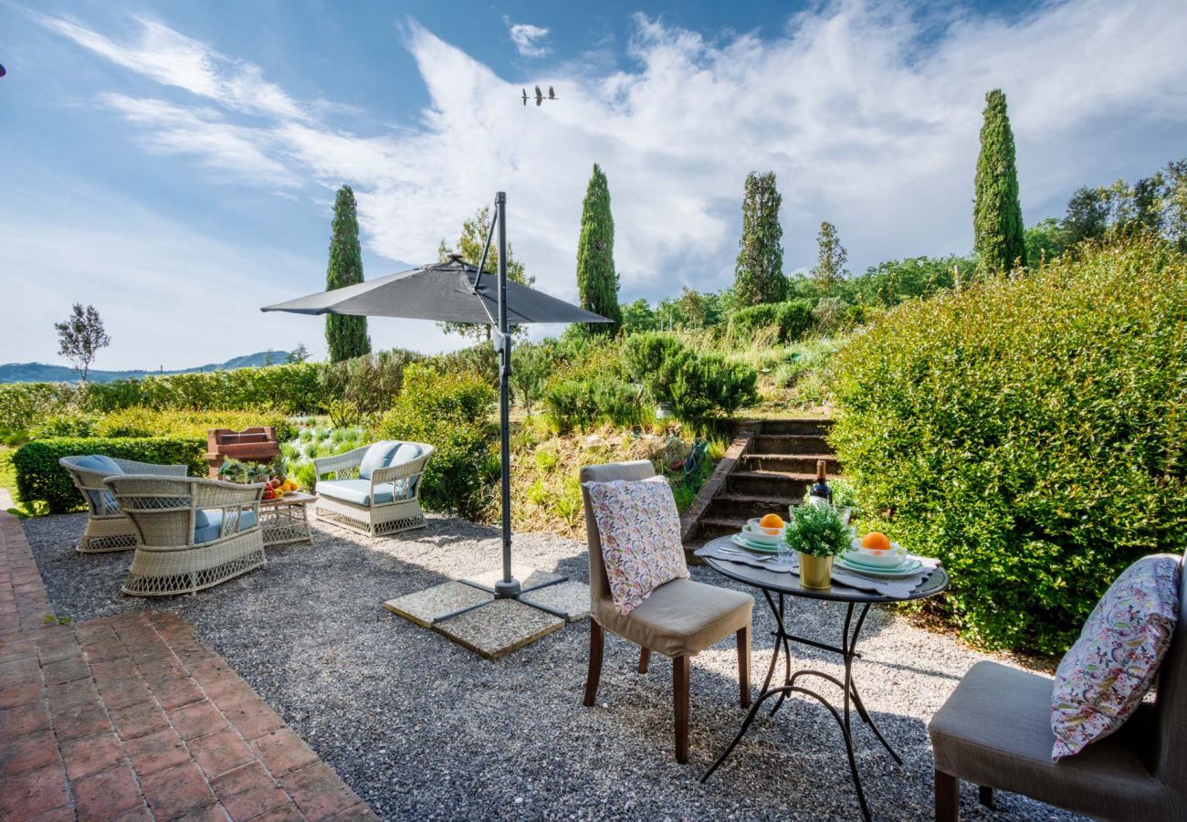 Ferienwohnung in Monte San quirico - Donato, Farmhouse Apartment with Pool