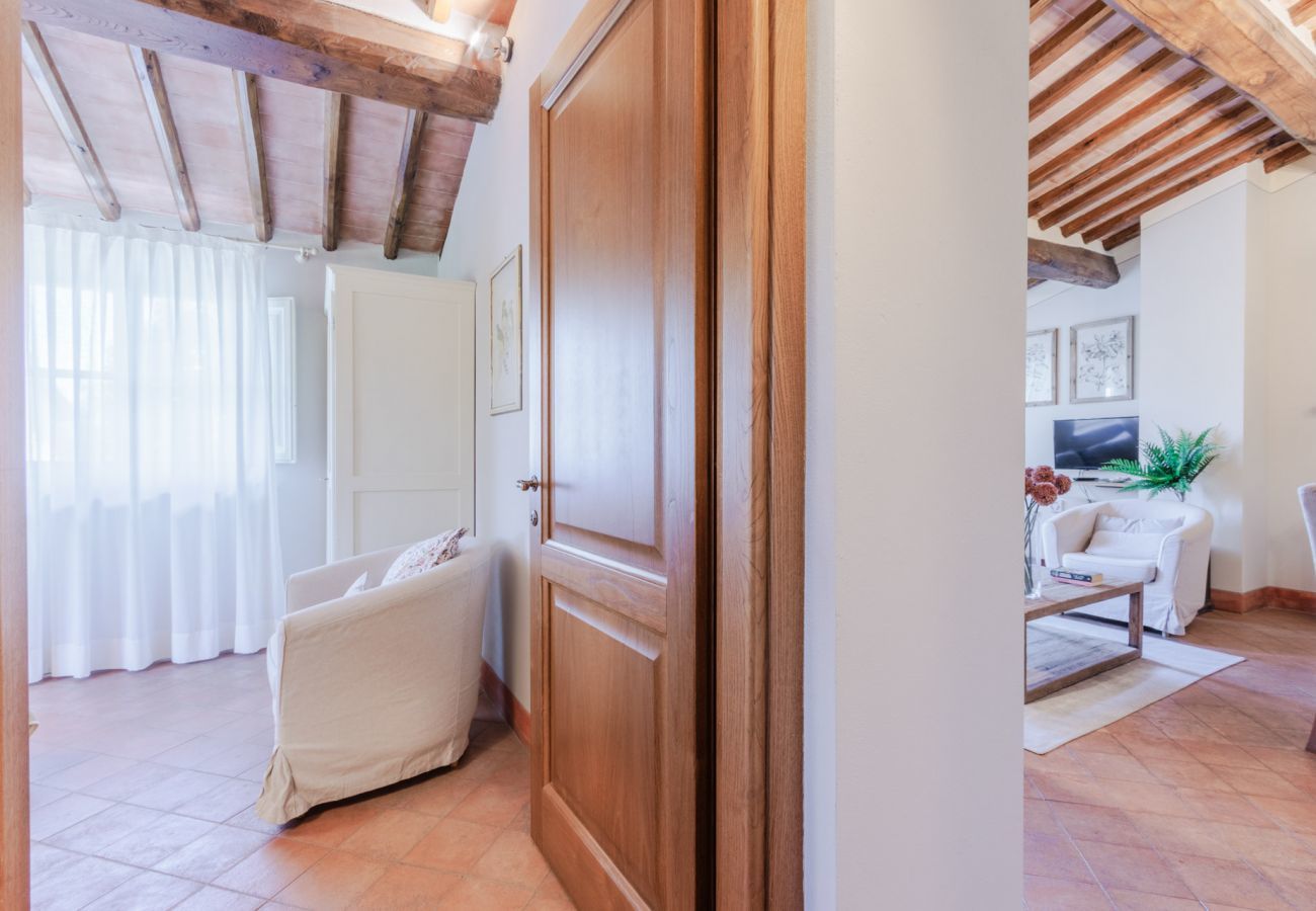 Ferienwohnung in Monte San quirico - Maria Farmhouse Apartment in Wine Resort in Lucca