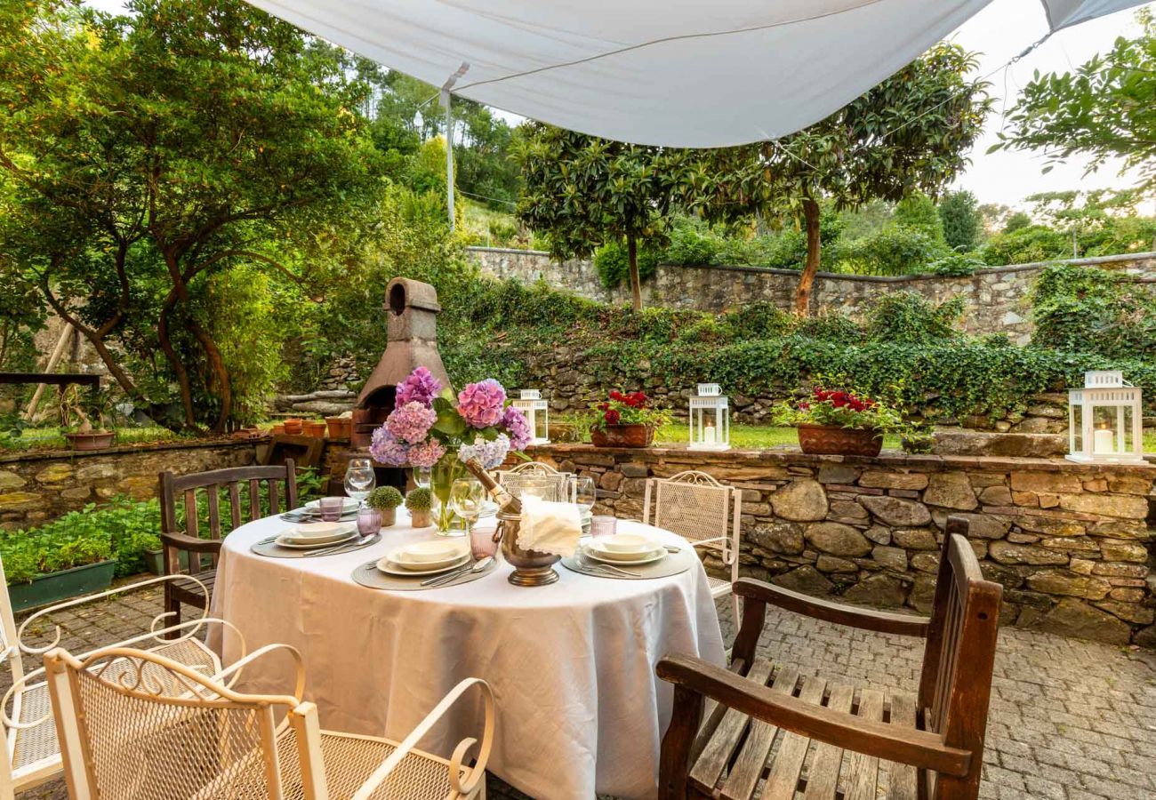 Villa in Capannori - Villa Ester, a Stylish Farmhouse on the Hills by Lucca