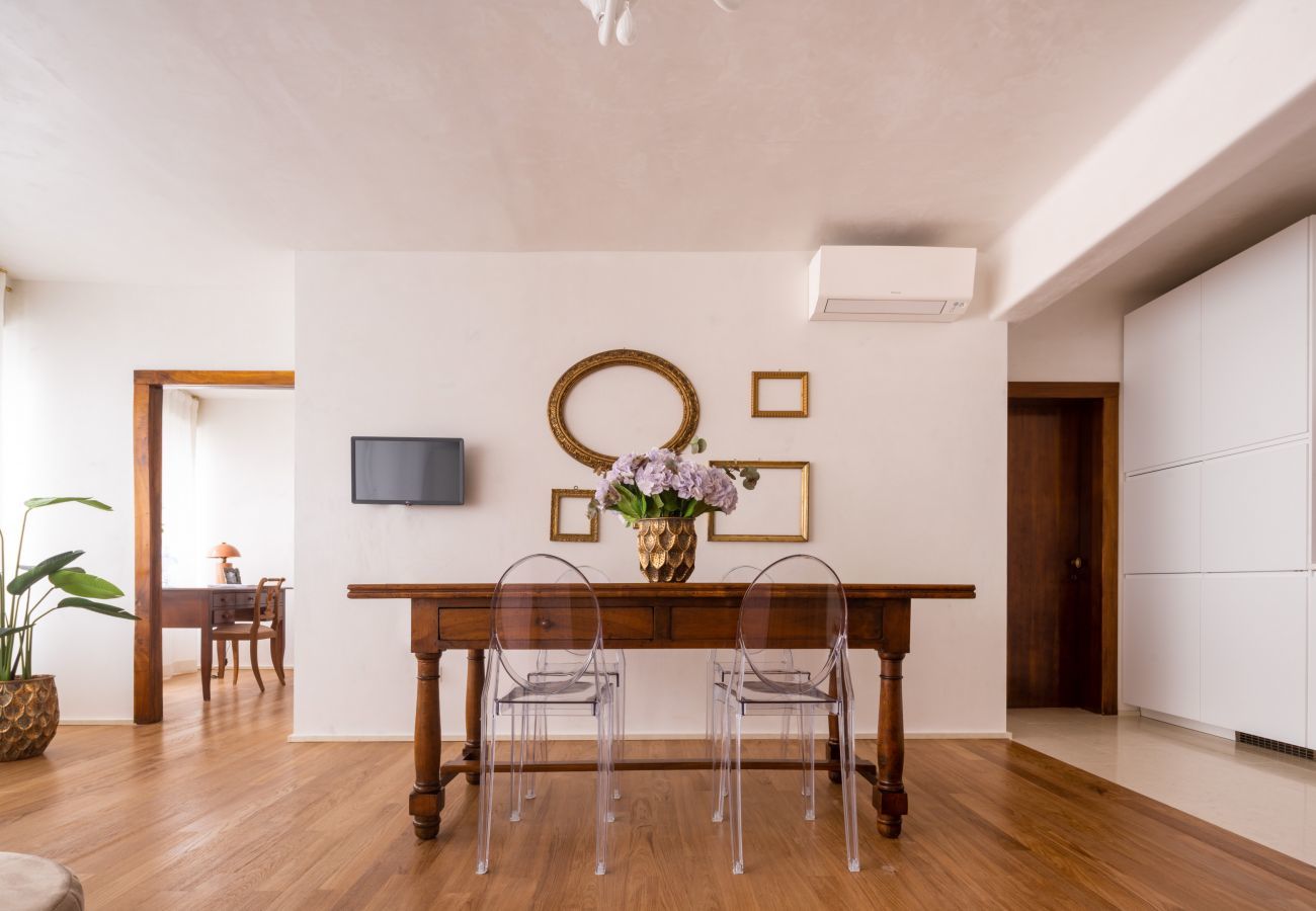 Ferienwohnung in Venedig - Venetian Palace Mauve Apartment on the Grand Canal