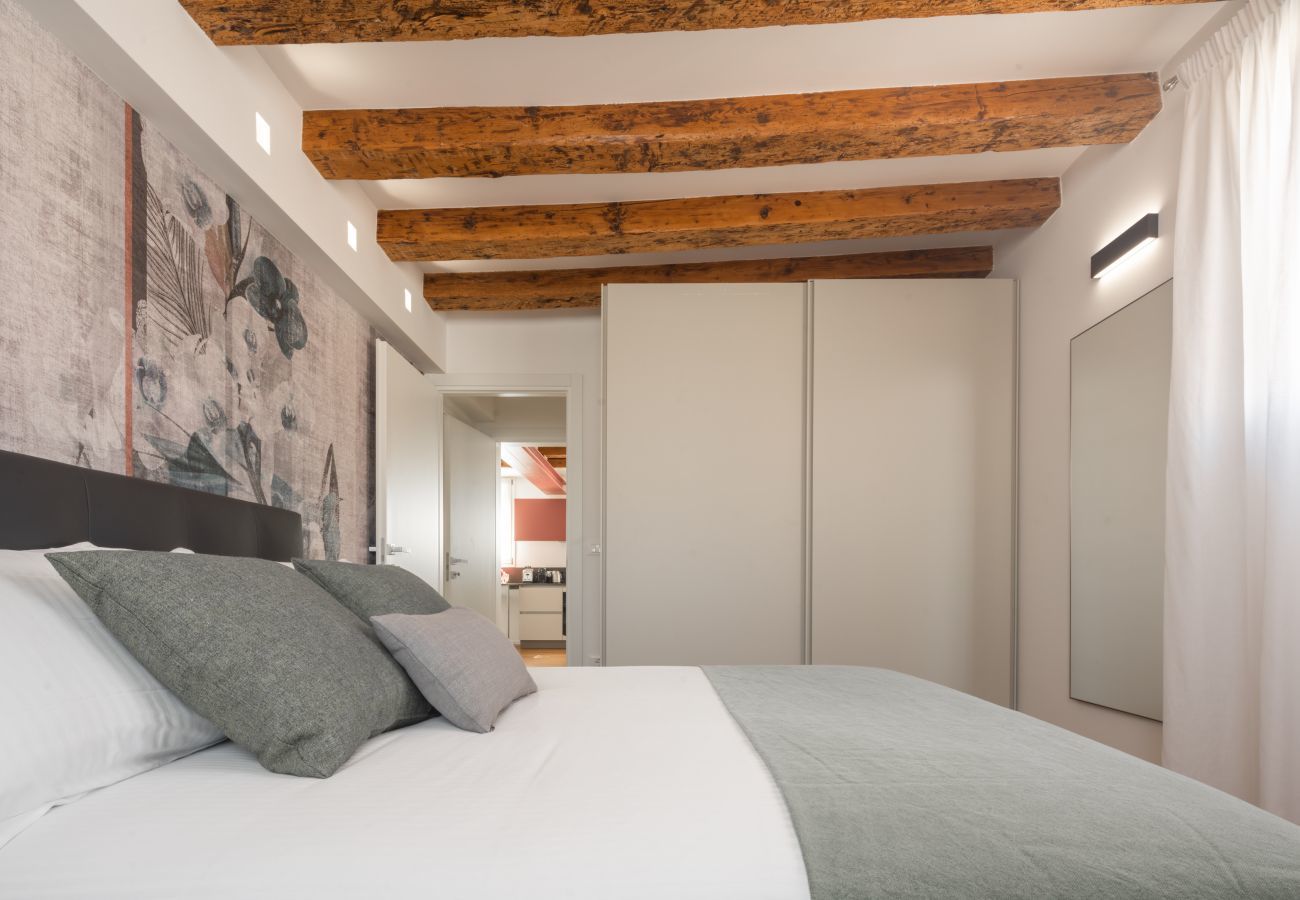 Ferienwohnung in Venedig - Ruga Bella Bridge View Apartment R&R