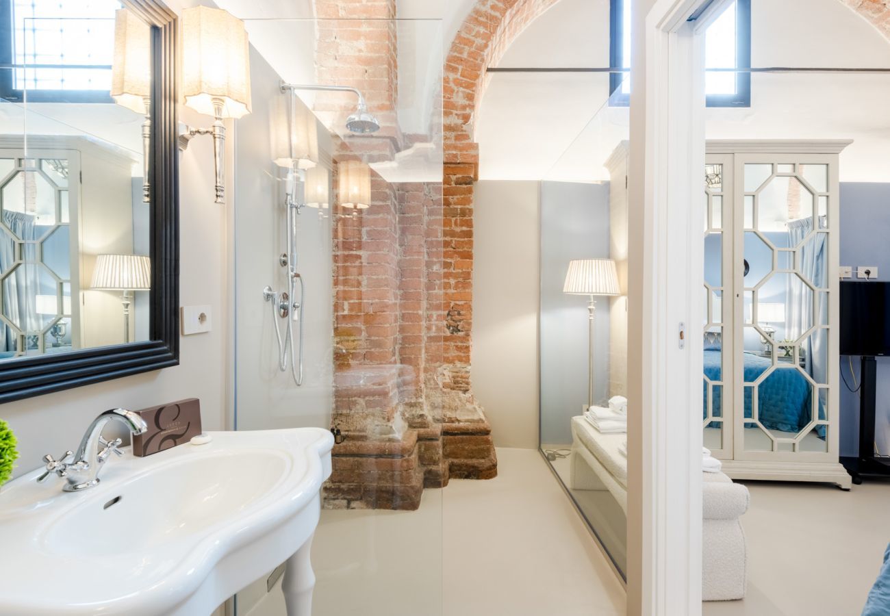 Ferienwohnung in Lucca - Gallo Cedrone, a Home with Outdoor