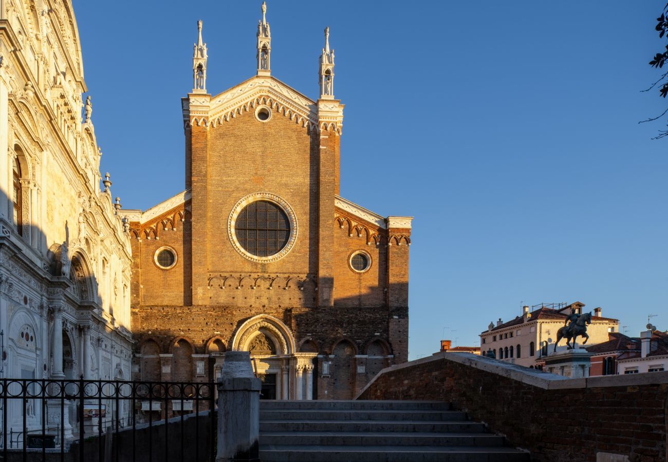 Ferienwohnung in Venedig - Miracoli Apartment with View on the Canal R&R