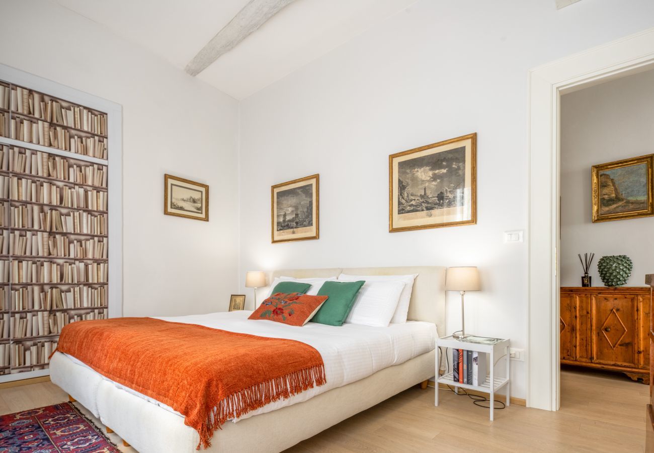 Ferienwohnung in Venedig - Miracoli Apartment with View on the Canal R&R