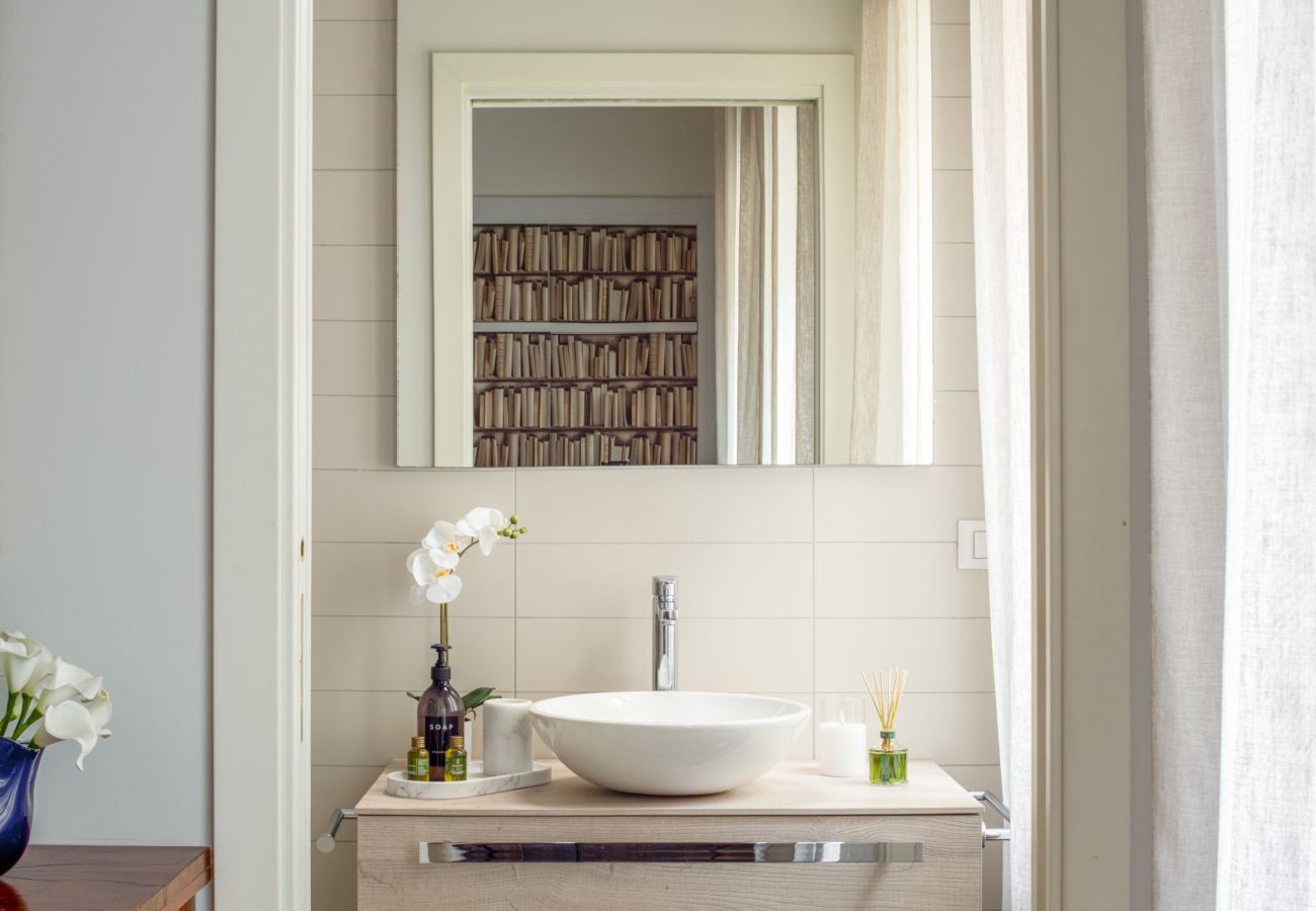 Ferienwohnung in Venedig - Miracoli Apartment with View on the Canal R&R