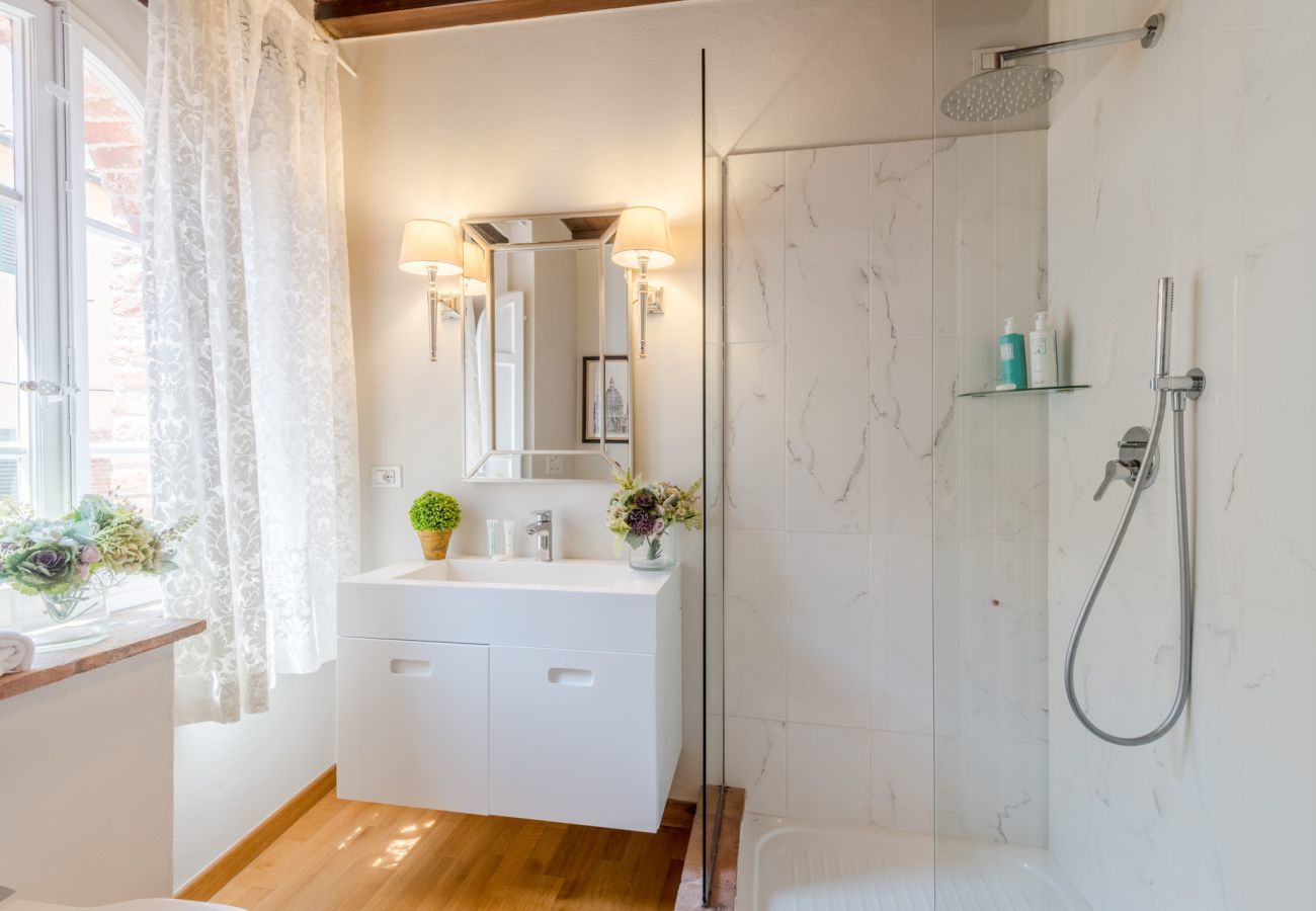 Ferienwohnung in Lucca - Castruccio's Heritage Haven