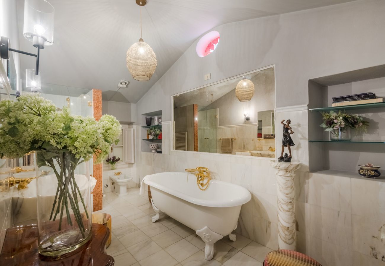 Villa in Lucca - La Chiesetta, an Antique Church with Pool