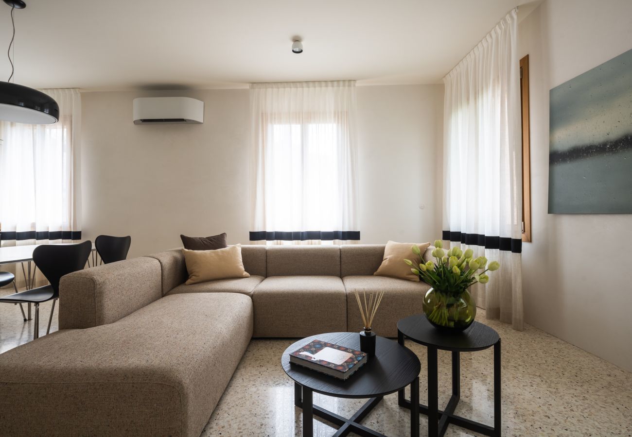 Ferienwohnung in Venedig - San Domenico Apartment with Garden View R&R