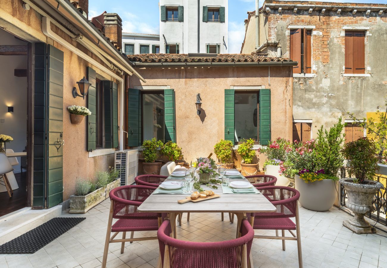 Ferienwohnung in Venedig - San Barnaba Palace - Apartment with Terrace R&R
