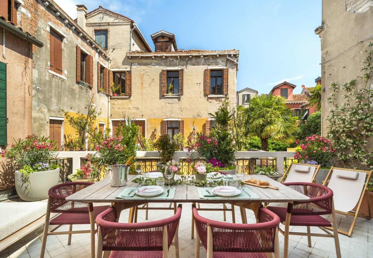 Ferienwohnung in Venedig - San Barnaba Palace - Apartment with Terrace R&R