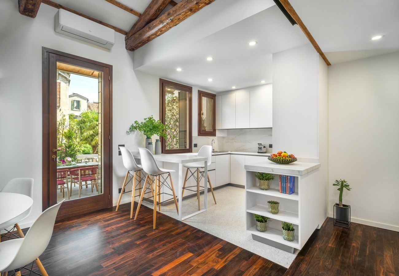 Ferienwohnung in Venedig - San Barnaba Palace - Apartment with Terrace R&R
