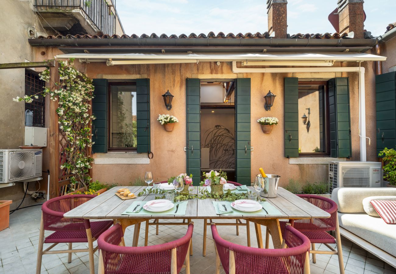 Ferienwohnung in Venedig - San Barnaba Palace - Apartment with Terrace R&R