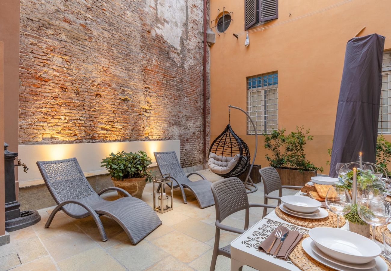 Ferienwohnung in Lucca - Cortile Moderno Apartment