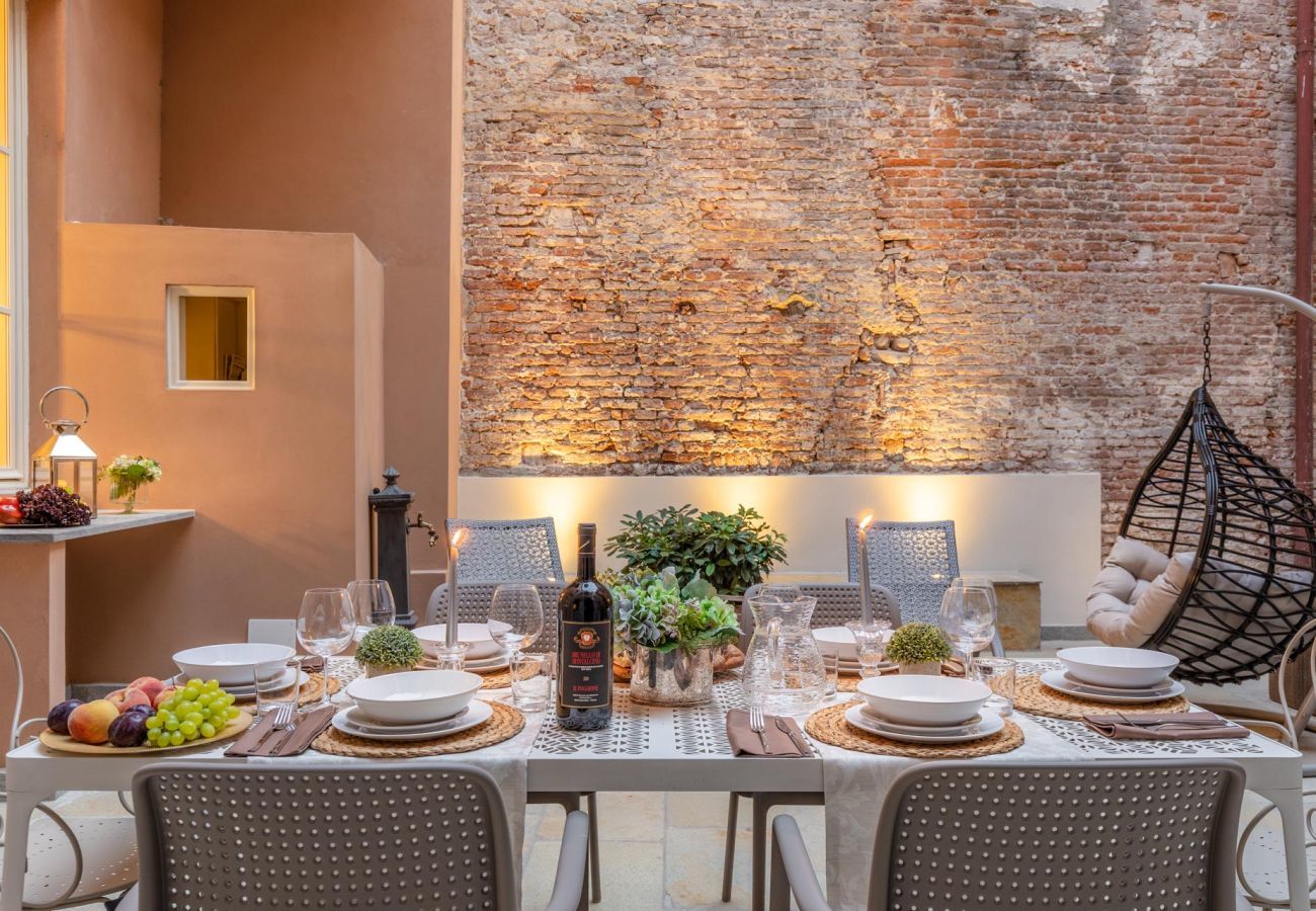 Ferienwohnung in Lucca - Cortile Moderno Apartment
