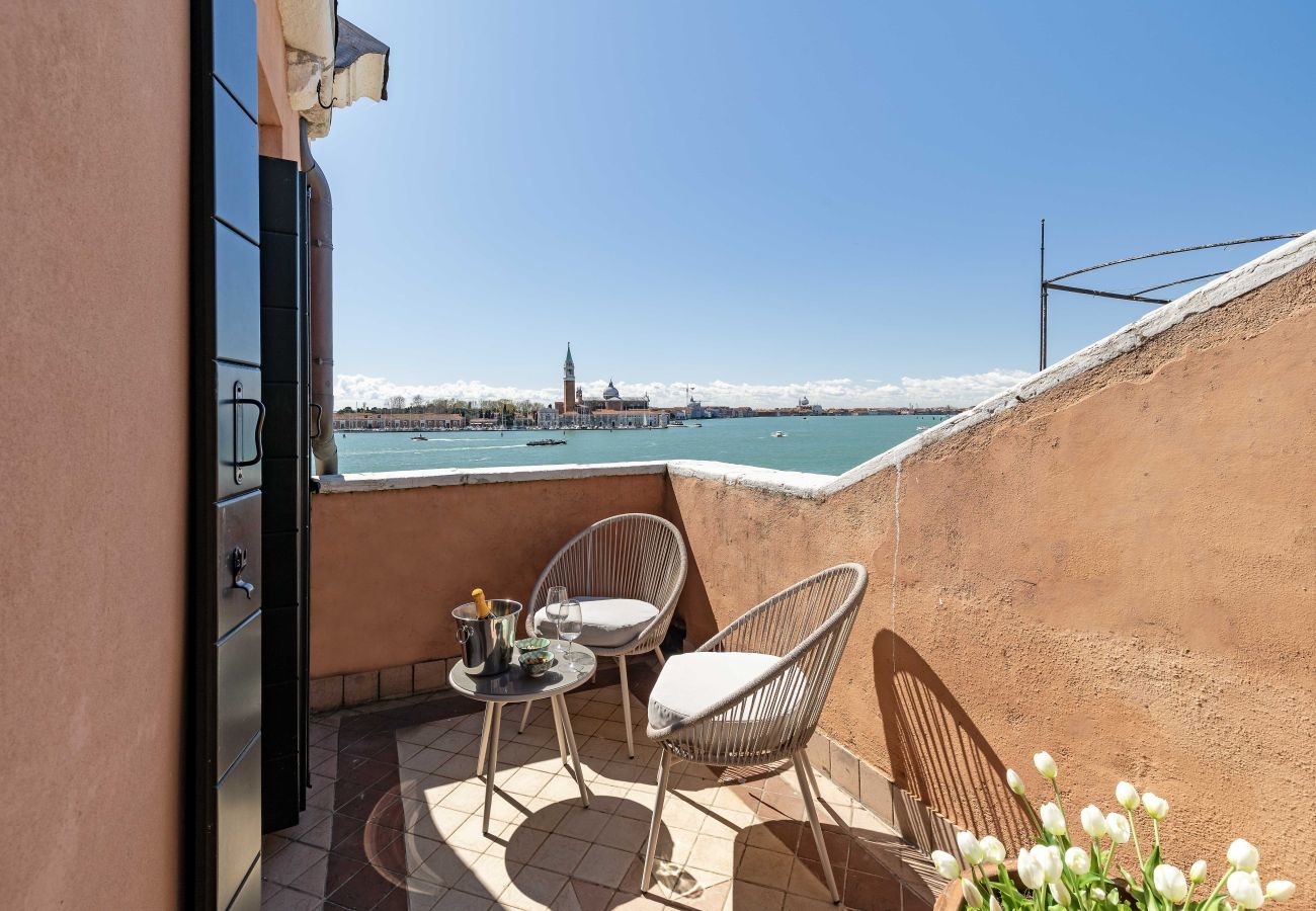 Ferienwohnung in Venedig - San Giorgio View Apartment with Terrace R&R