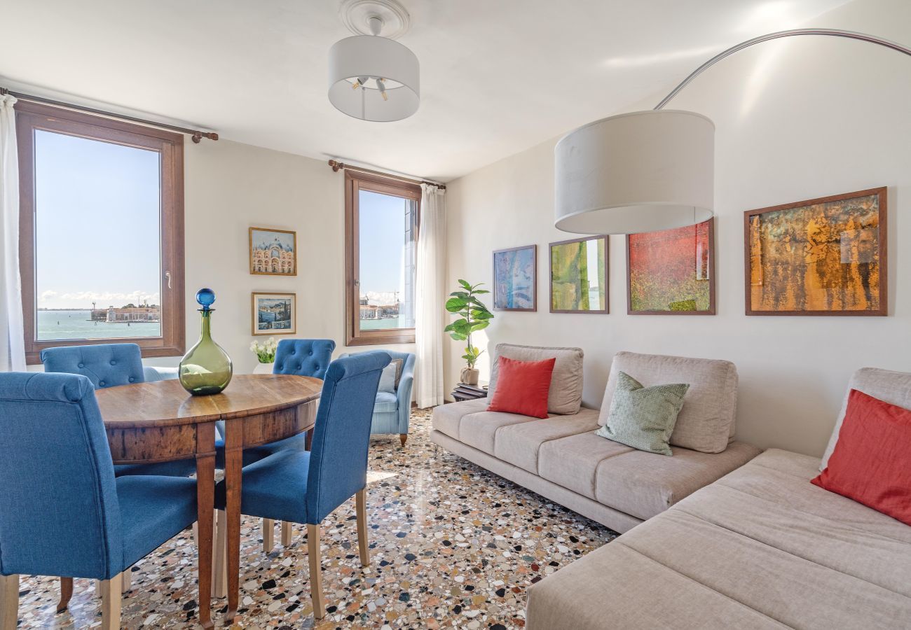Ferienwohnung in Venedig - San Giorgio View Apartment with Terrace R&R