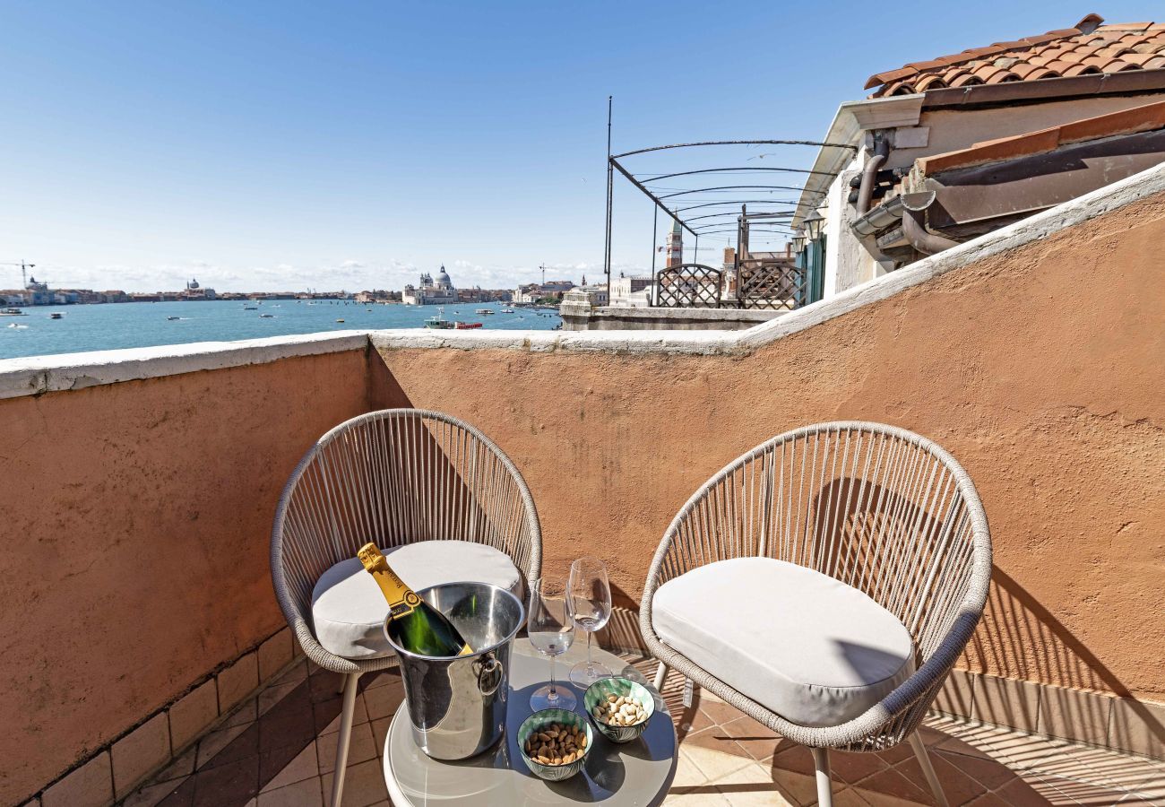 Ferienwohnung in Venedig - San Giorgio View Apartment with Terrace R&R