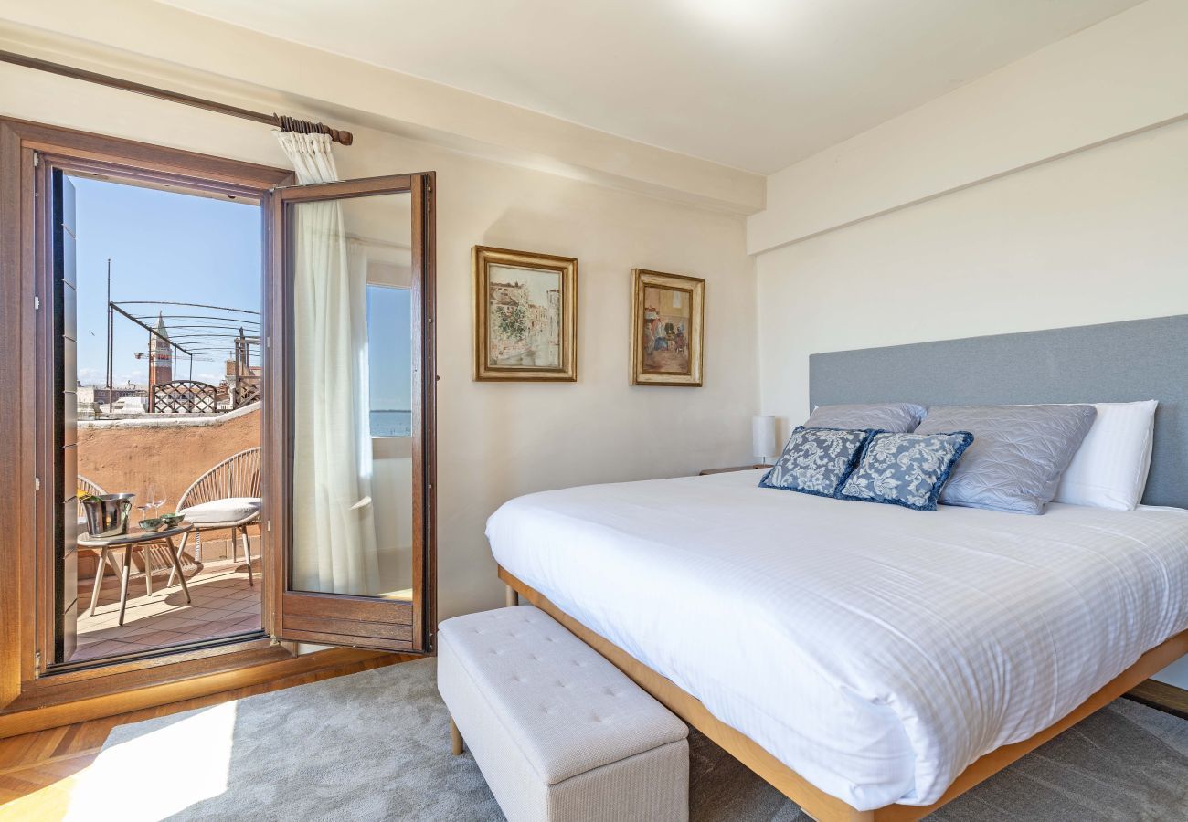 Ferienwohnung in Venedig - San Giorgio View Apartment with Terrace R&R