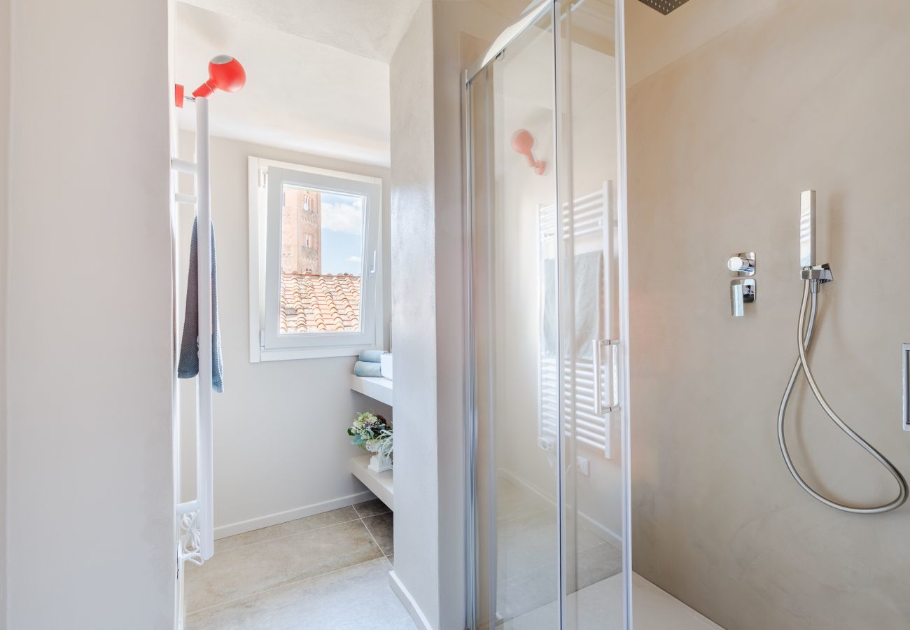 Ferienwohnung in Lucca - The White Lotus Penthouse