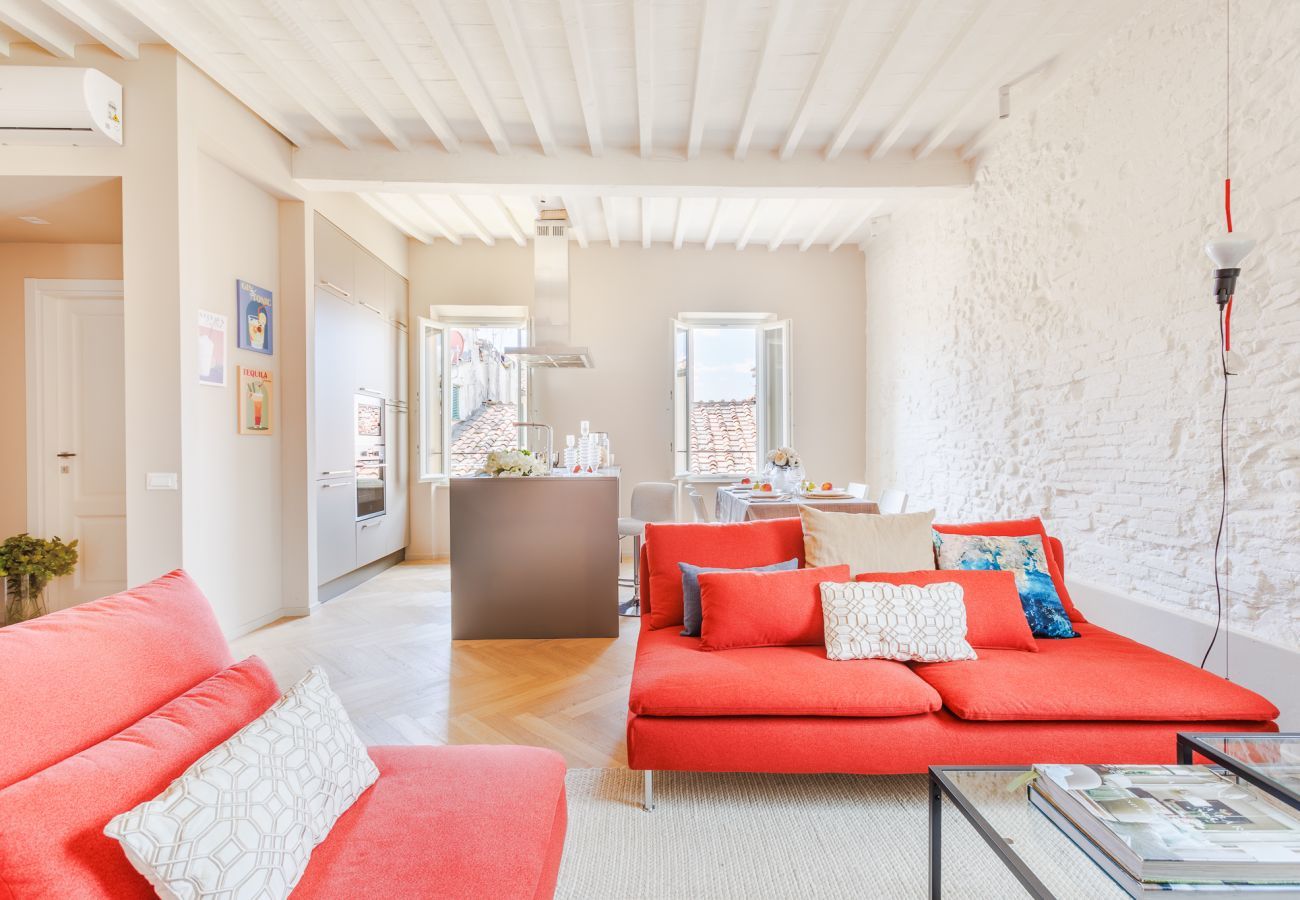 Ferienwohnung in Lucca - The White Lotus Penthouse