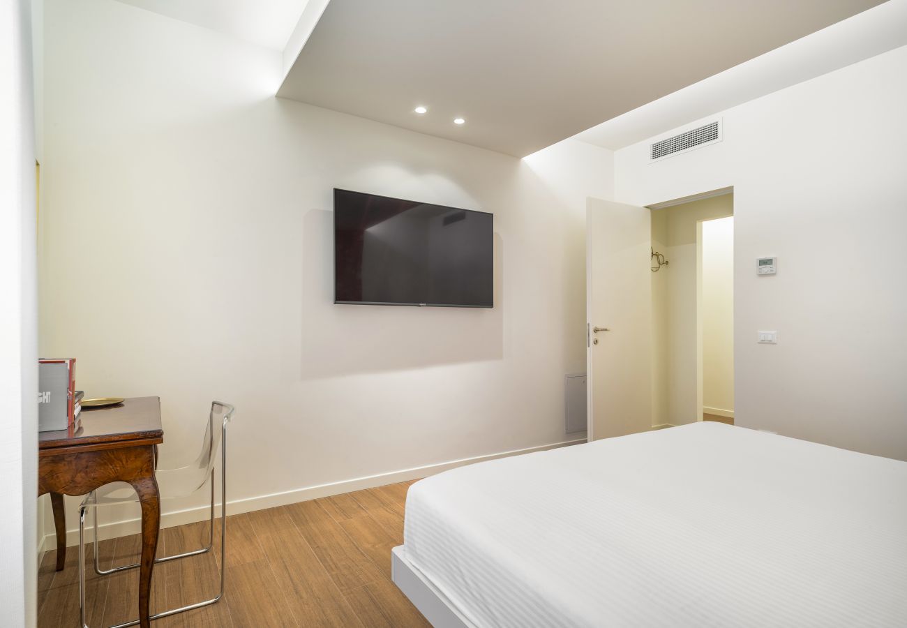 Ferienwohnung in Venedig - Modern Apartment with View on San Giovanni e Paolo