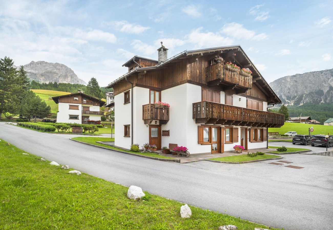 Ferienwohnung in Cortina d´Ampezzo - Verocai Charming Chalet R&R