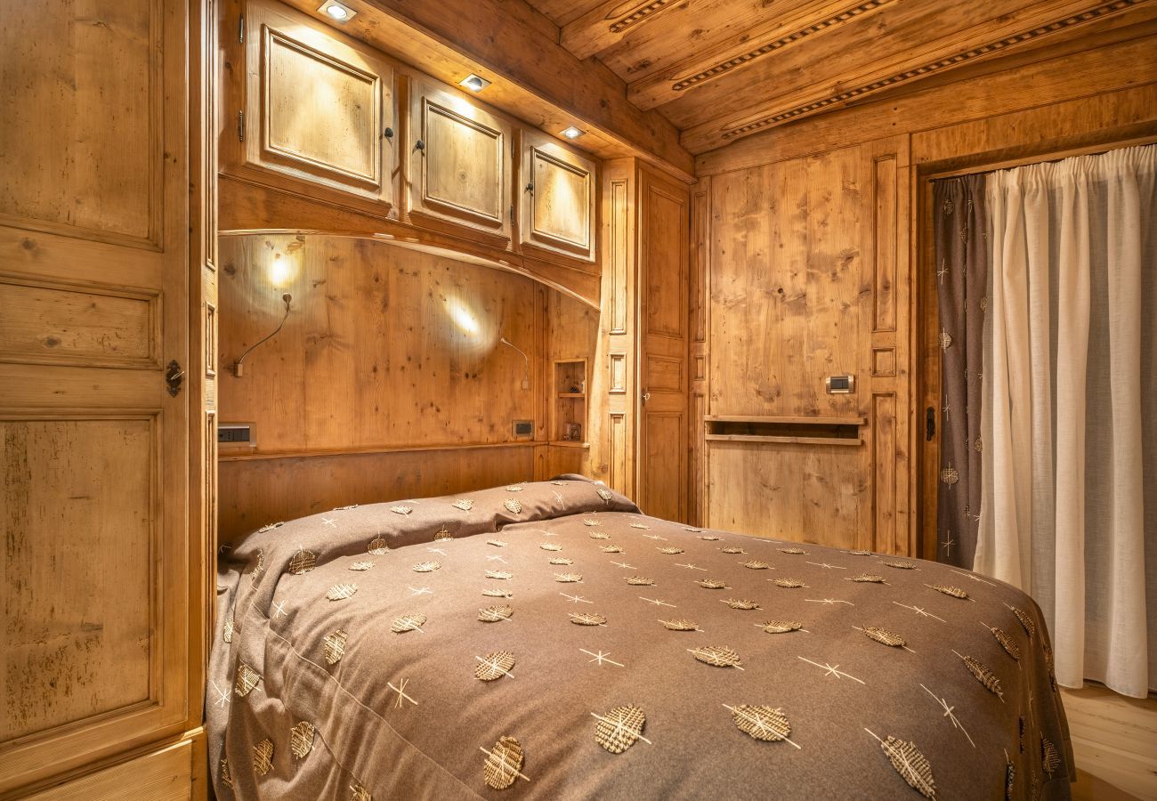 Ferienwohnung in Cortina d´Ampezzo - Elegant Tablà with Garden R&R