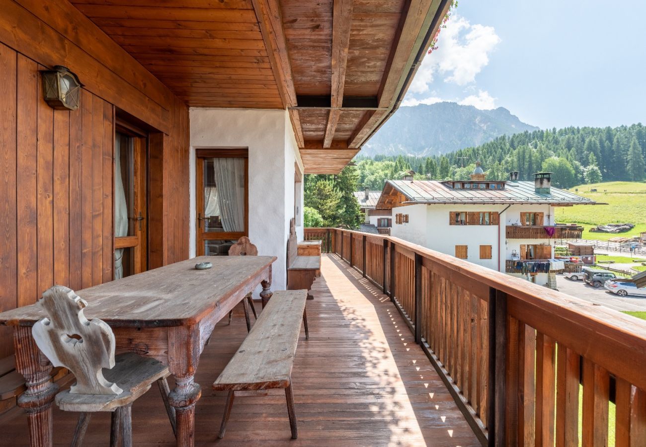 Ferienwohnung in Cortina d´Ampezzo - Tofane View Apartment with Terrace R&R