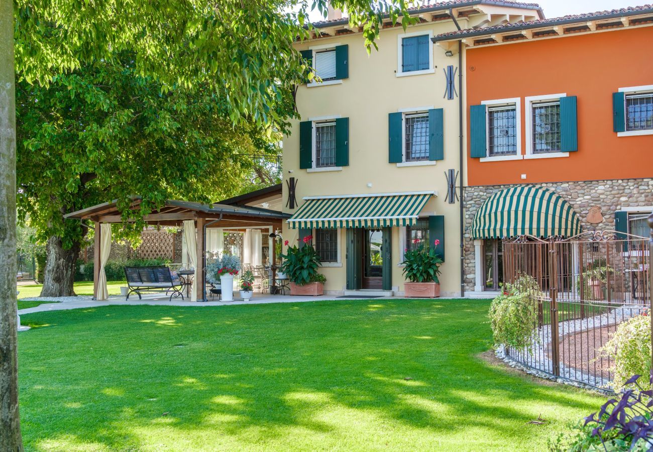 Ferienwohnung in Castelnuovo del Garda - Il Gelso del Garda Luxury Suite bilo